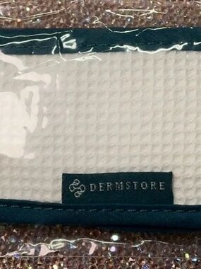 DERMSTORE Waffle Weave Cloth with Teal Trim